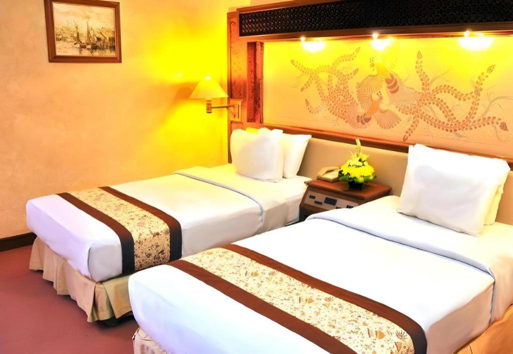 Kartika Chandra Hotel Jakarta Exterior photo
