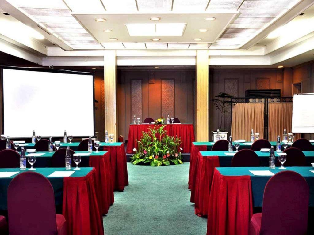 Kartika Chandra Hotel Jakarta Exterior photo